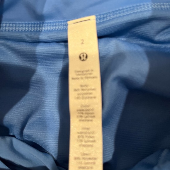 Blue Nile speed up shorts 4’ NWT - Picture 4 of 5